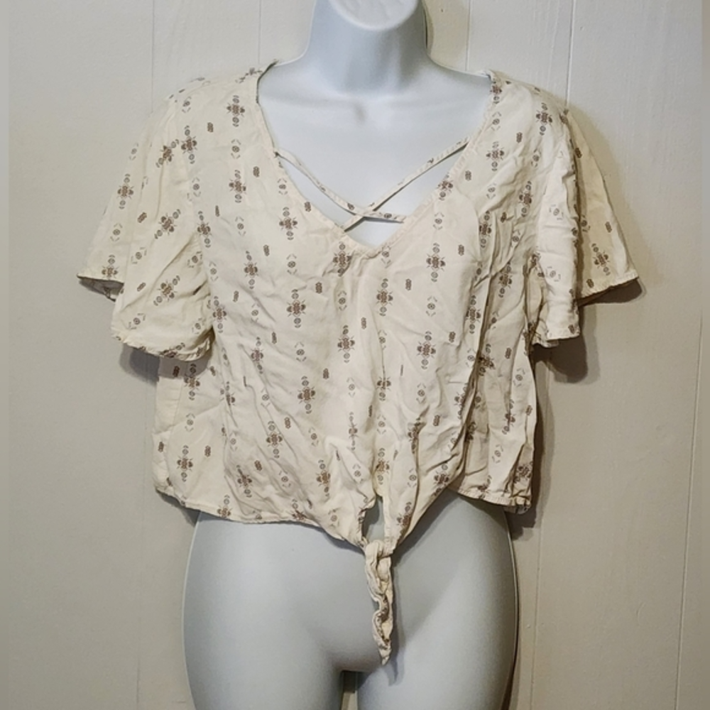 Lightweight Cropped Top Front Tie Large Mudd